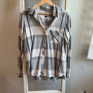 Universal Thread long sleeve plaid top